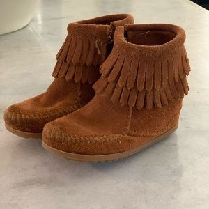Kids Minnetonka Moccasins
